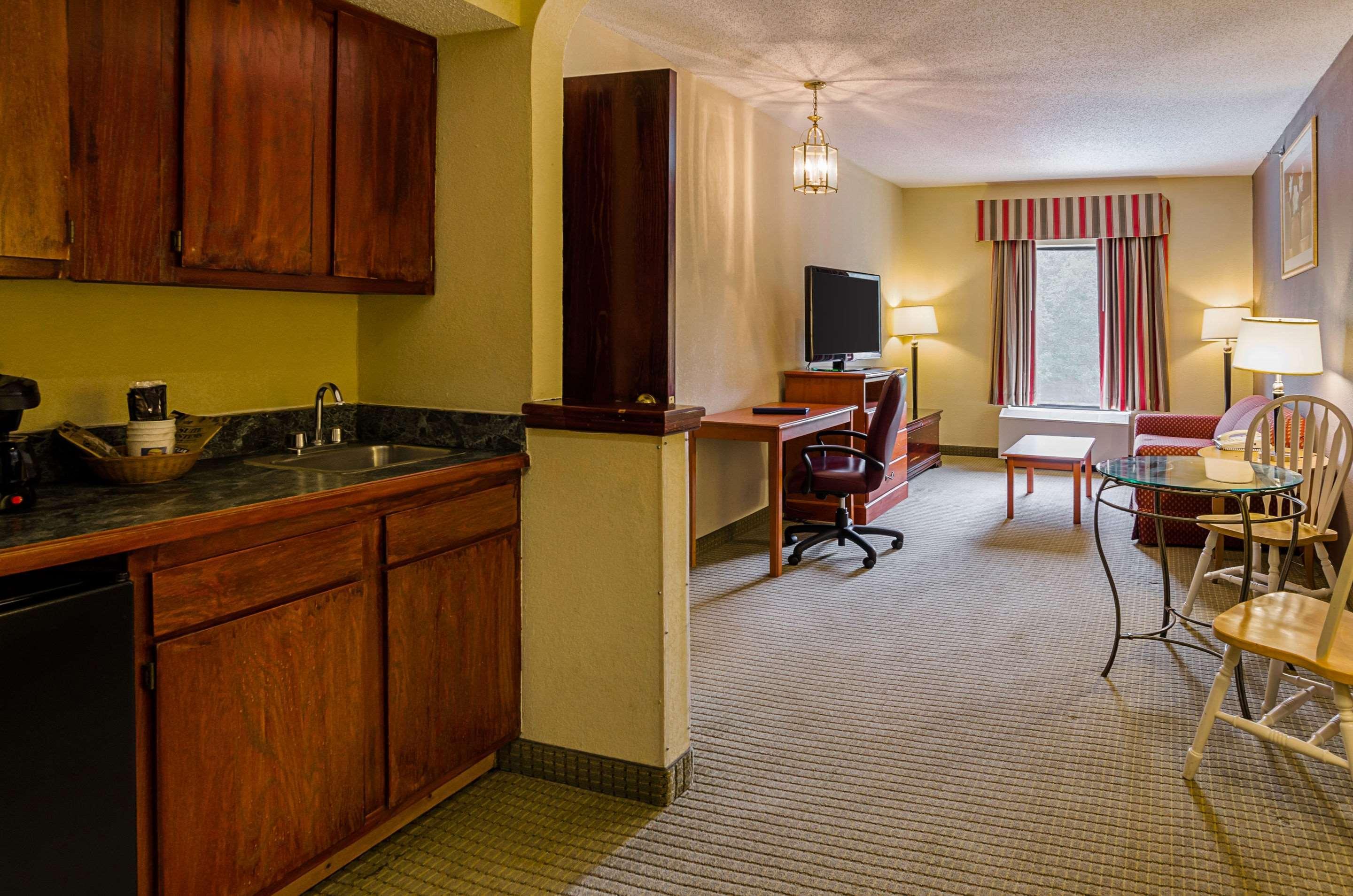 Hotel Quality - Lynchburg South 2*