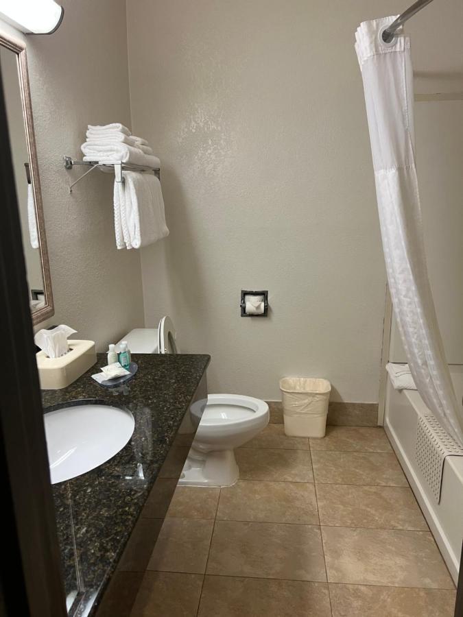 Hotel Quality - Lynchburg South 2*